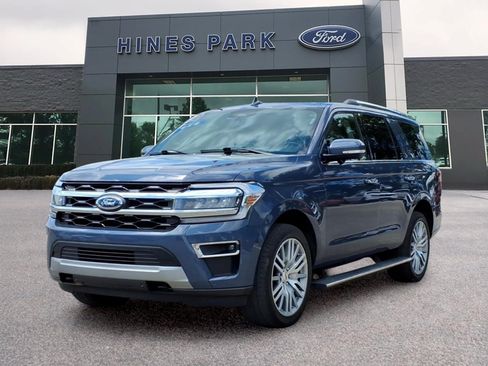 Certified 2023 Ford Expedition Limited AWD/4WD image 3