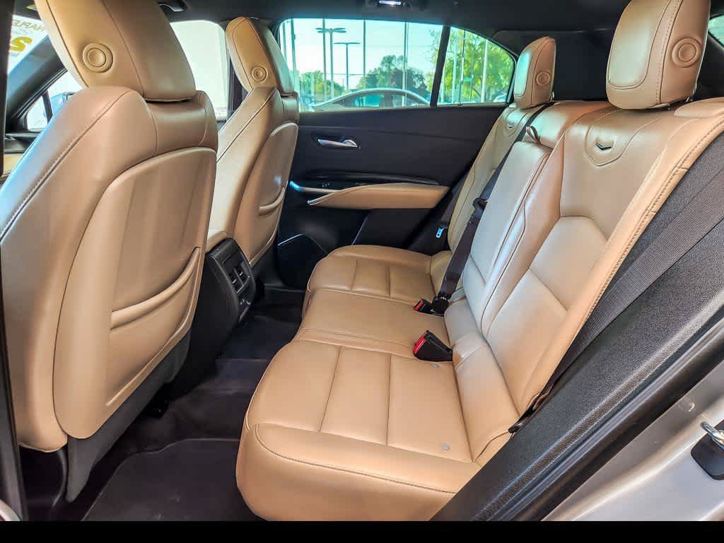 Used 2024 Cadillac XT4 Luxury w/ Cold Weather Package AWD/4WD image 12