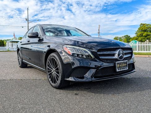 Used 2019 Mercedes-Benz C 300 4MATIC Sedan image 3
