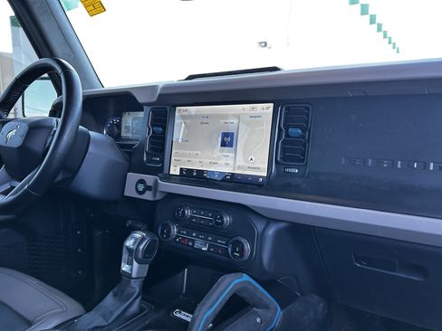 Used 2022 Ford Bronco Wildtrak image 15