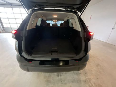 Used 2024 Nissan Rogue S image 22