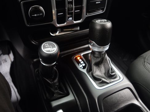 Used 2018 Jeep Wrangler Unlimited Sport S image 13