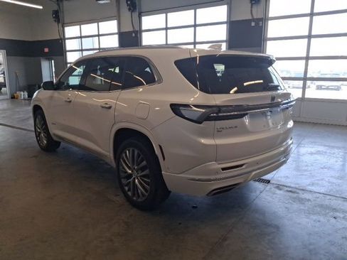 Used 2025 Buick Enclave Avenir w/ Super Cruise Package image 6