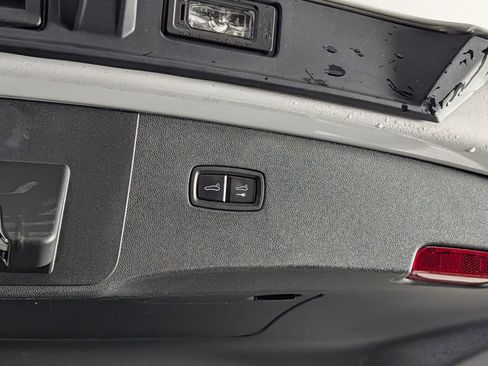 Used 2026 Porsche Cayenne S image 18