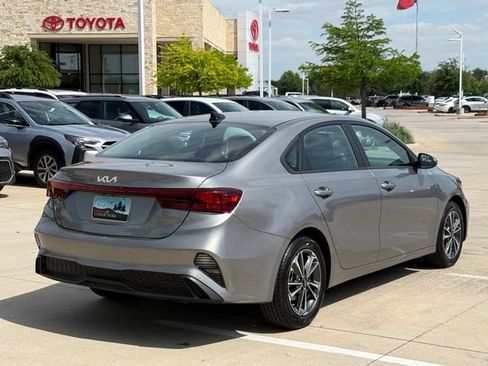 Used 2023 Kia Forte LXS FWD image 4