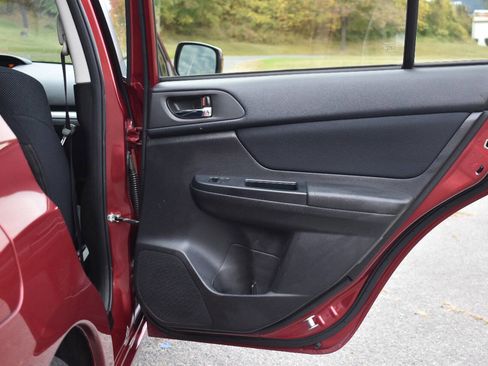 Used 2013 Subaru Impreza 2.0i Premium image 11