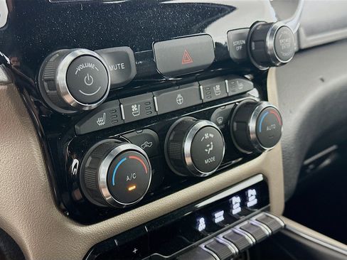 Used 2019 RAM 1500 Laramie w/ Sport Appearance Package AWD/4WD image 24