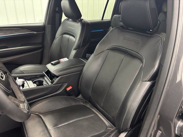 Used 2024 Jeep Grand Cherokee L Overland AWD/4WD image 19