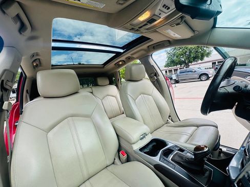 Used 2013 Cadillac SRX Luxury image 24