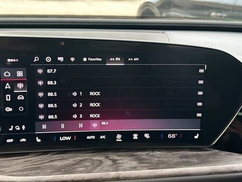 Used 2025 Audi Q5 Premium w/ 19" Wheel Package image 17