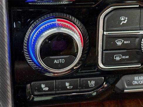 Used 2024 GMC Yukon Denali Ultimate AWD/4WD image 15