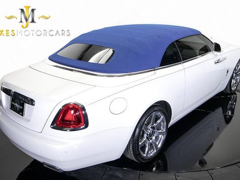 Used 2017 Rolls-Royce Dawn image 14