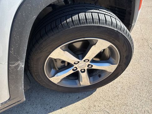 Used 2021 Jeep Grand Cherokee L Limited image 16