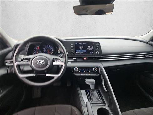 Used 2023 Hyundai Elantra SEL FWD image 15
