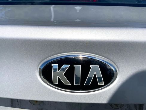 Used 2017 Kia Forte LX FWD image 10