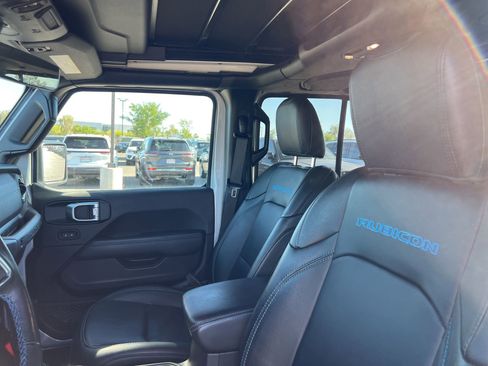 Used 2023 Jeep Wrangler Unlimited Rubicon 4xe w/ Cold Weather Group AWD/4WD image 30