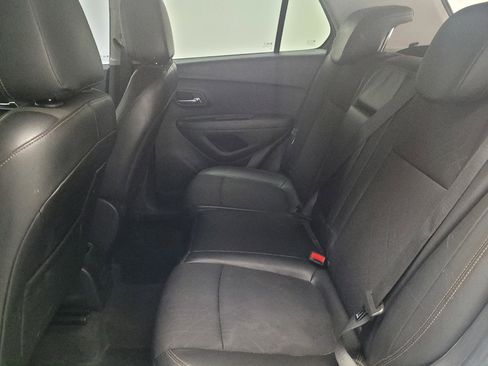 Used 2019 Chevrolet Trax LT w/ LT Convenience Package image 18