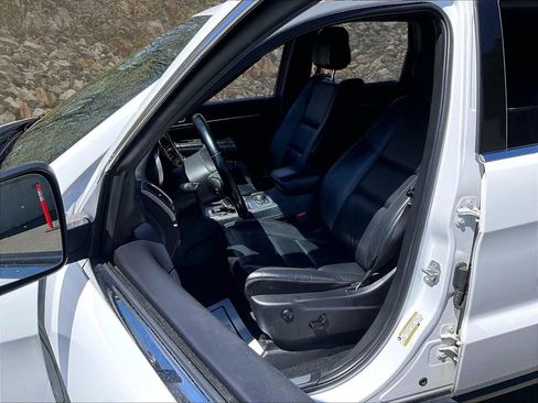 Used 2020 Jeep Grand Cherokee Limited AWD/4WD image 17