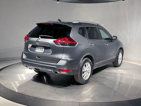 Used 2020 Nissan Rogue SV image 11