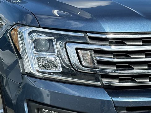 Used 2018 Ford Expedition Max XLT image 8