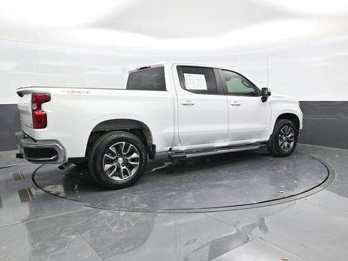 Used 2023 Chevrolet Silverado 1500 LT AWD/4WD image 7