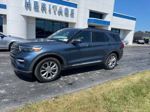 Used 2020 Ford Explorer XLT w/ Equipment Group 202A AWD/4WD image 2
