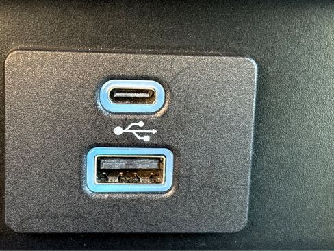 Used 2023 Ford F150 XLT image 9