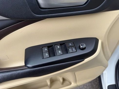 Used 2017 Toyota Highlander XLE AWD/4WD image 20