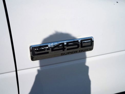 Used 2016 Ford E-450 and Econoline 450 Super Duty w/ Power Windows & Locks Group RWD image 10