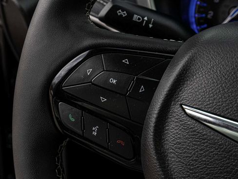 Used 2023 Chrysler Pacifica Touring-L w/ S Appearance Package image 22