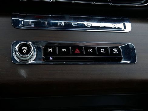 Certified 2025 Lincoln Aviator Reserve w/ Equipment Group 201A image 26