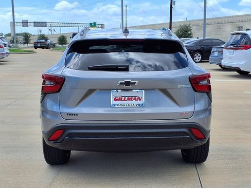 Used 2025 Chevrolet Trax RS w/ Sunroof Package FWD image 6