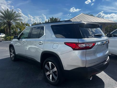 Used 2020 Chevrolet Traverse LT w/ LT Premium Package AWD/4WD image 5