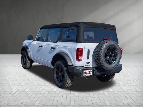 New 2025 Ford Bronco 4-Door image 6