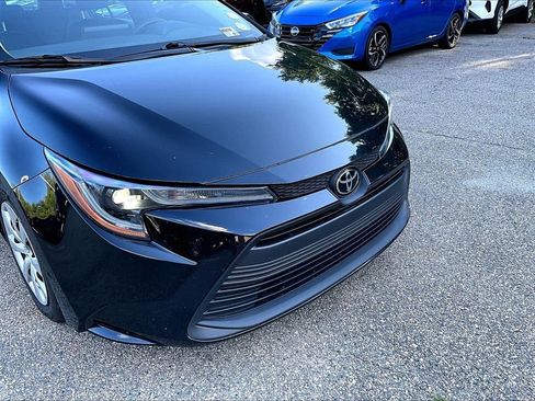Used 2025 Toyota Corolla LE FWD image 8