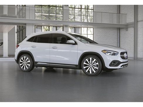 Used 2022 Mercedes-Benz GLA 250 4MATIC image 14