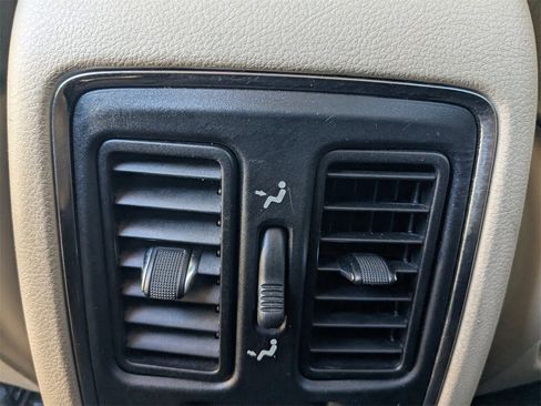 Used 2017 Jeep Grand Cherokee Limited w/ Luxury Group II image 20