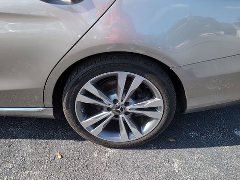 Used 2020 Mercedes-Benz C 300 Sedan image 7