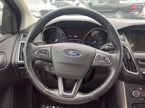 Used 2018 Ford Focus Titanium FWD image 27