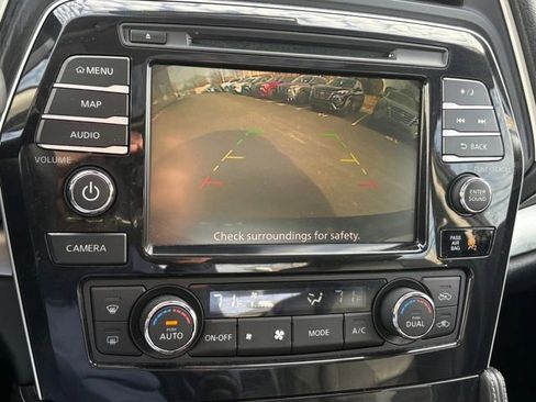 Used 2023 Nissan Maxima SL FWD image 16