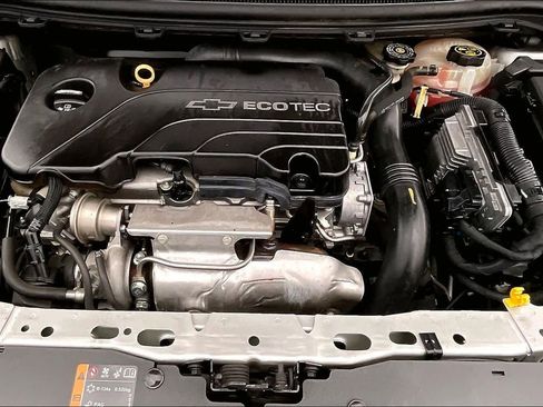 Used 2017 Chevrolet Cruze LT image 9