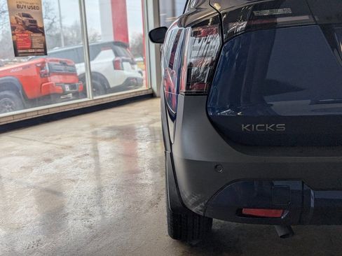 New 2026 Nissan Kicks SR image 6