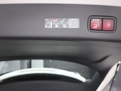 Used 2025 Mercedes-Benz GLC 300 w/ AMG Line image 26