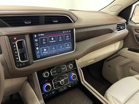 Used 2024 GMC Yukon Denali AWD/4WD image 25