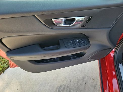 Used 2023 Volvo S60 B5 Core image 14