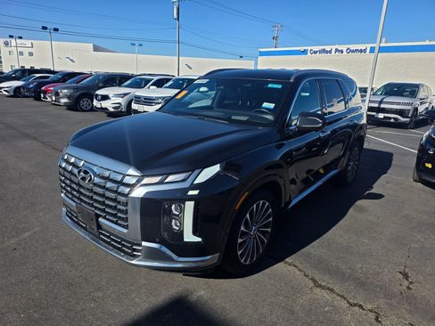 Used 2024 Hyundai Palisade Calligraphy image 1