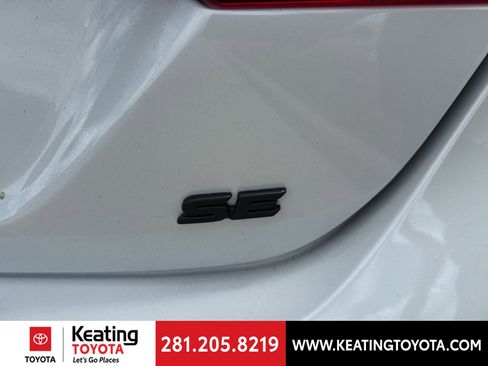 Used 2024 Toyota Camry SE image 9