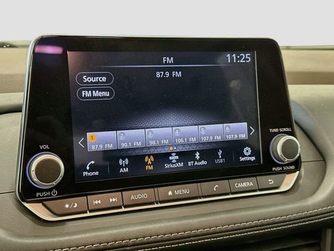 Used 2023 Nissan Rogue S AWD/4WD image 21