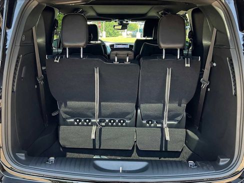 New 2026 Chrysler Pacifica Limited w/ S Appearance Package image 16