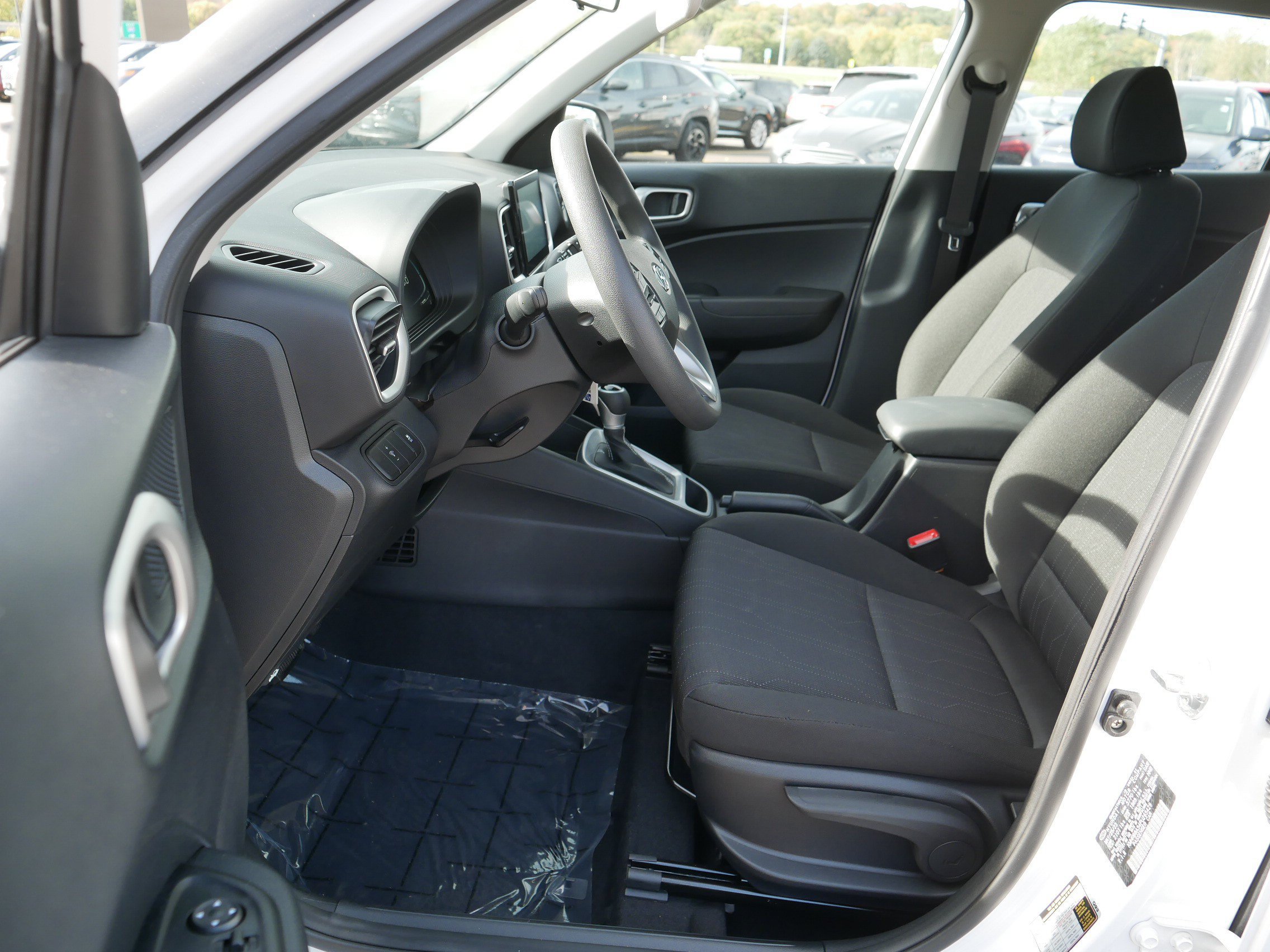 Used 2023 Hyundai Venue SE FWD image 12